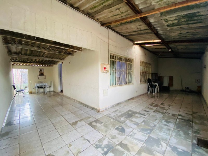 Principal Foto do Imóvel para venda - QNL 8 VENDO CASA COM 4 QUARTOS TERRENO DE 200M² no bairro Taguatinga Norte, Brasília - DF